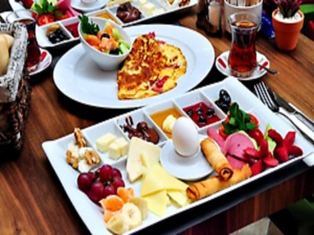 Lara Atalla Otel 2*